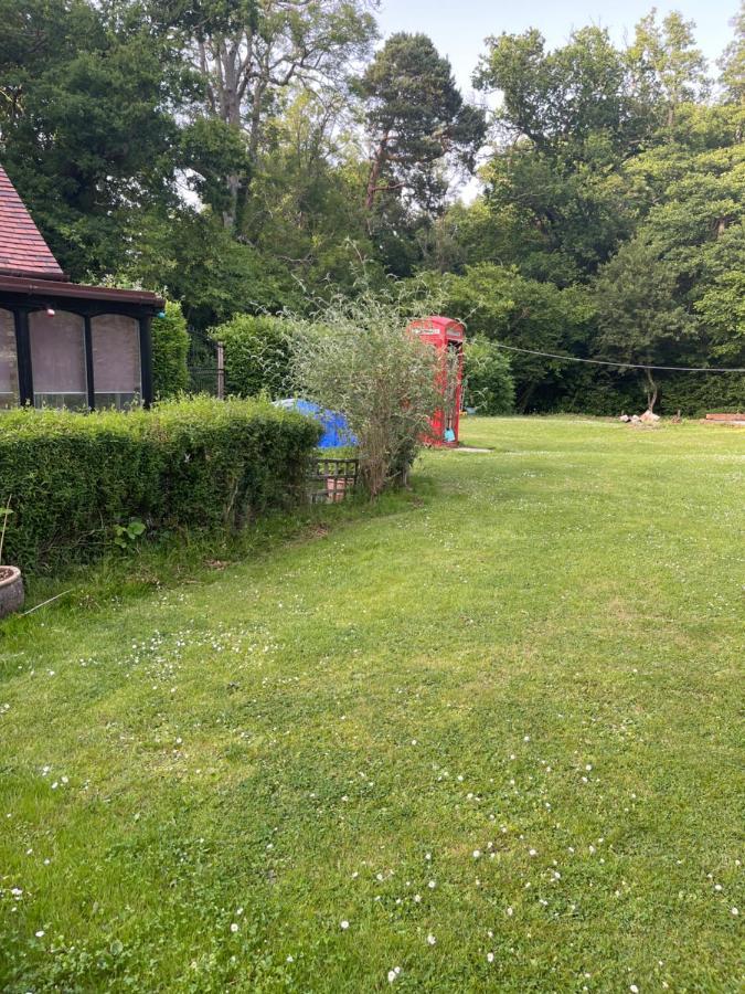 South Lodge House Dormansland Luaran gambar